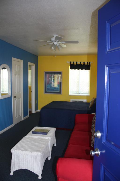 קלירווטר ביץ' Barefoot Bay Resort Motel מראה חיצוני תמונה