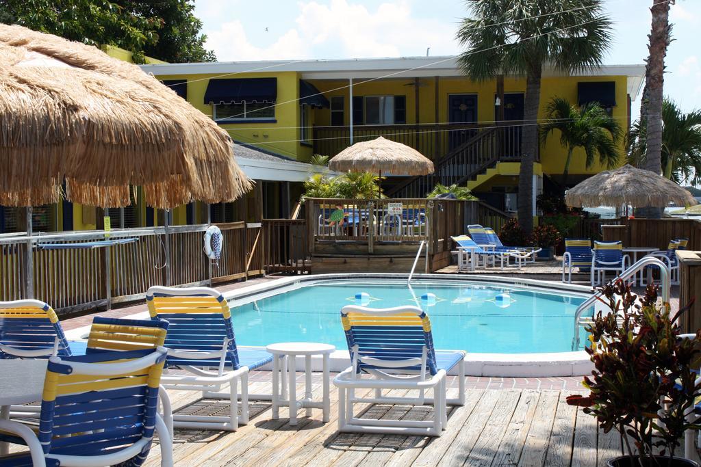 קלירווטר ביץ' Barefoot Bay Resort Motel מראה חיצוני תמונה