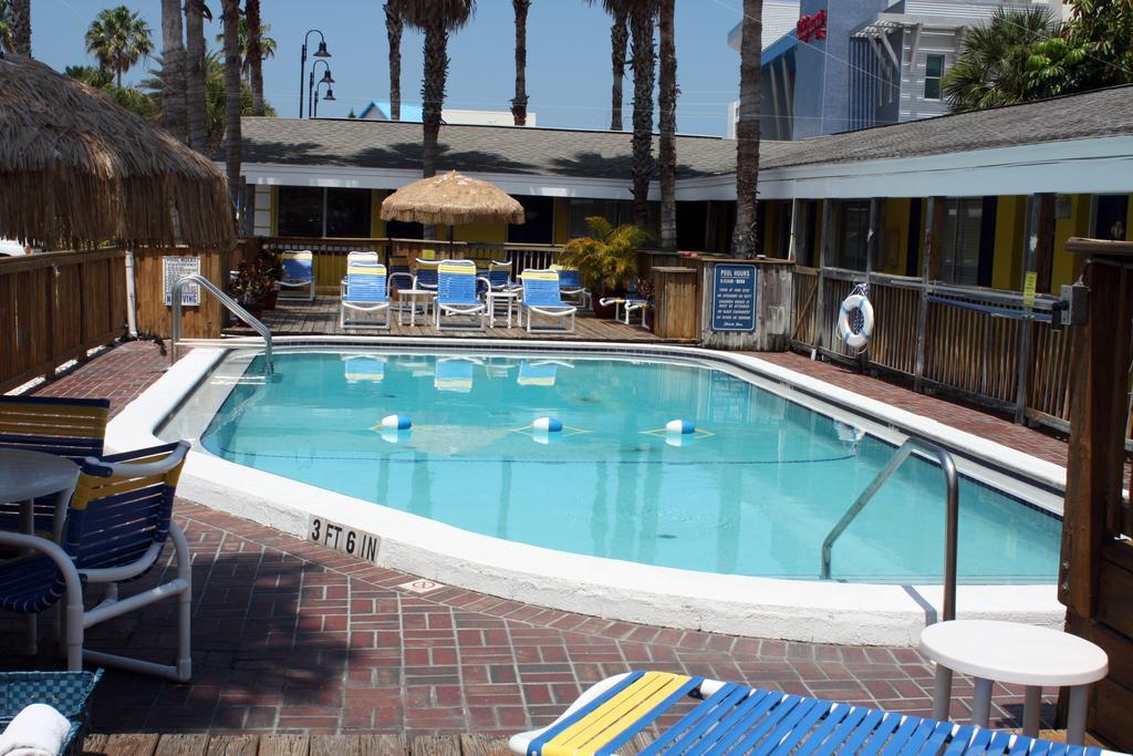 קלירווטר ביץ' Barefoot Bay Resort Motel מראה חיצוני תמונה
